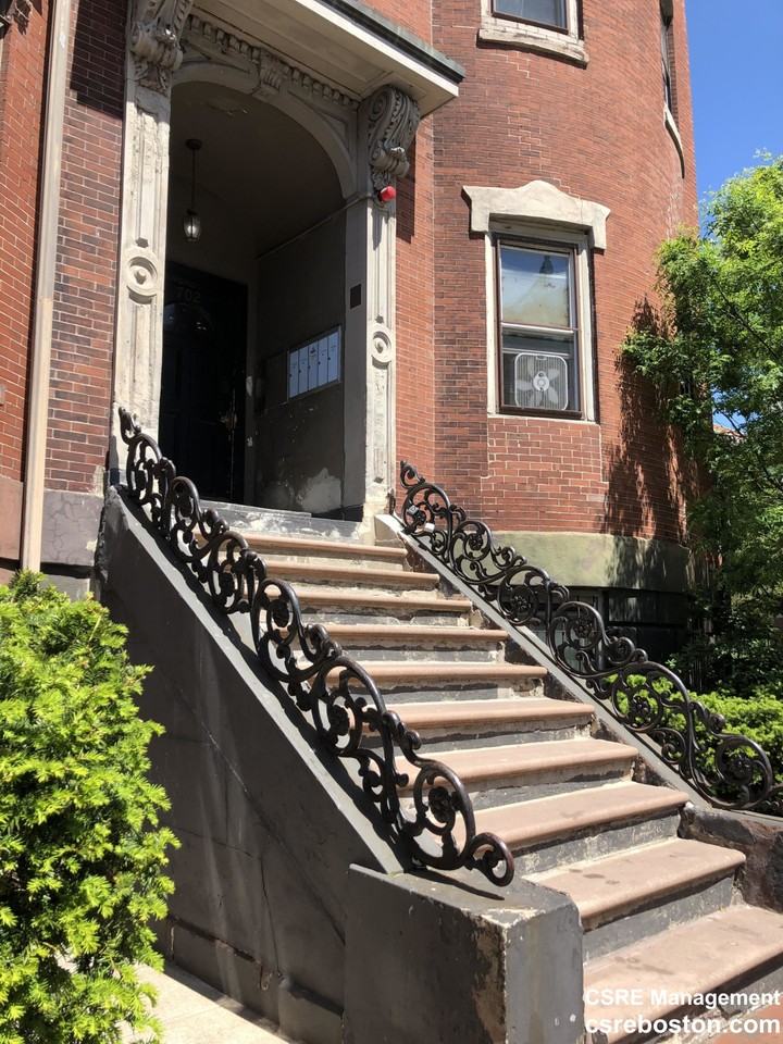 705 Massachusetts Ave #8