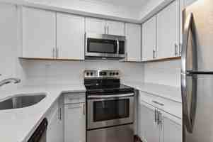 featured image of 714 Executive Center Dr #13