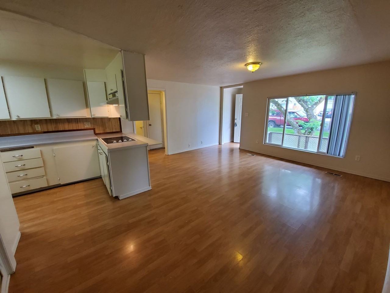 2005 Main St Se - Photo 6 of 24