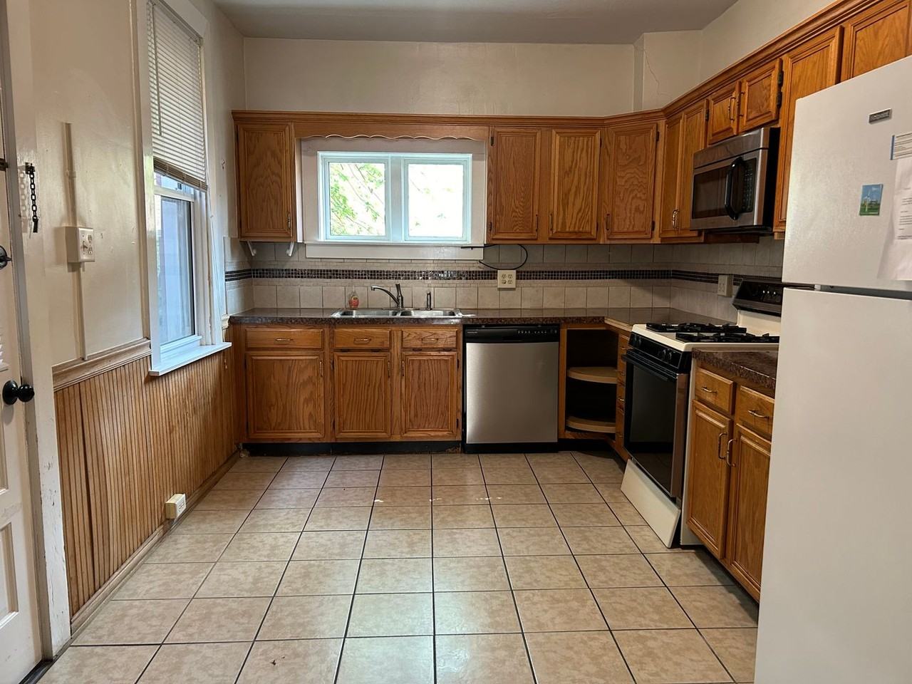 218 N Marshall St - Photo 2 of 24