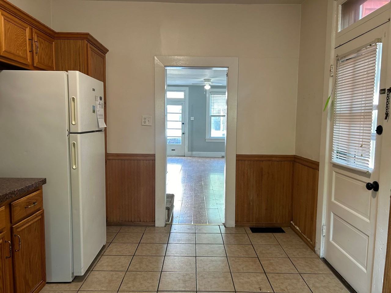 218 N Marshall St - Photo 3 of 24