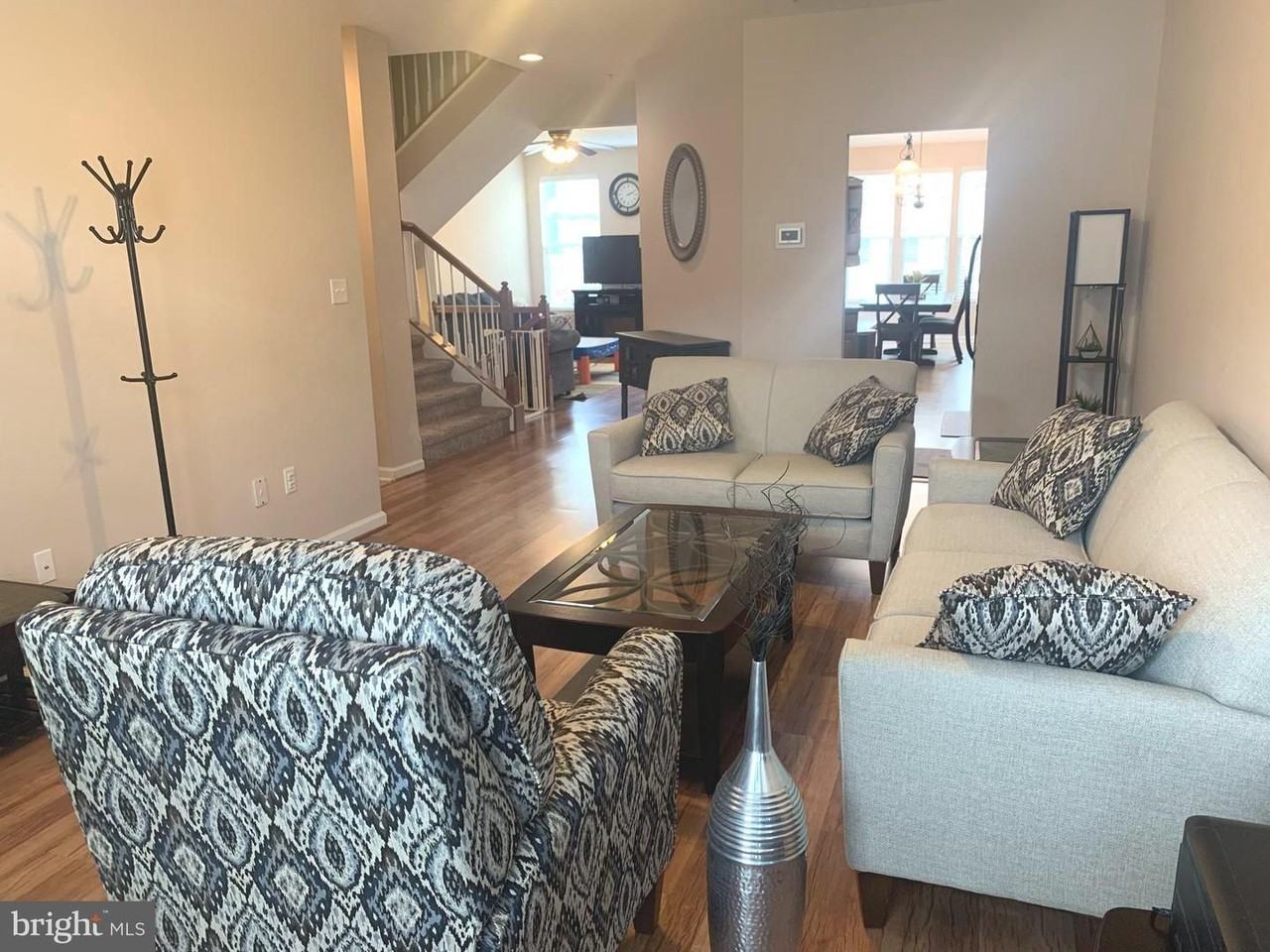 2910 Lomond Pl - Photo 3 of 37