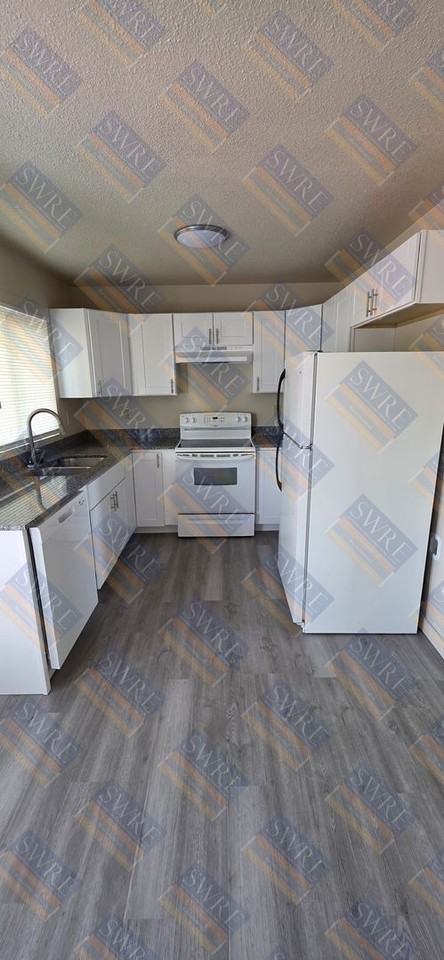 2028 Arthur Ave - Photo 3 of 11