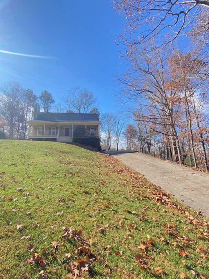 422 Mapleton Dr Nw - Photo 3 of 29