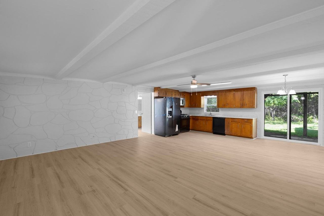 421 Buds Ln - Photo 4 of 20