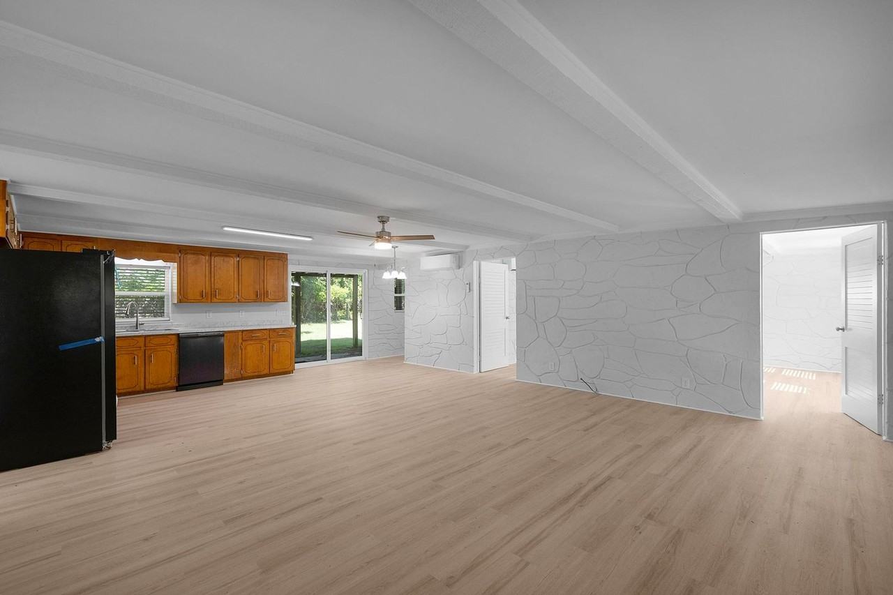 421 Buds Ln - Photo 5 of 20