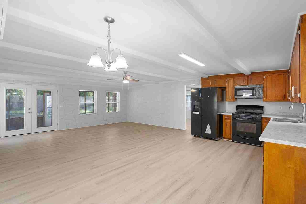 421 Buds Ln - Photo 6 of 20