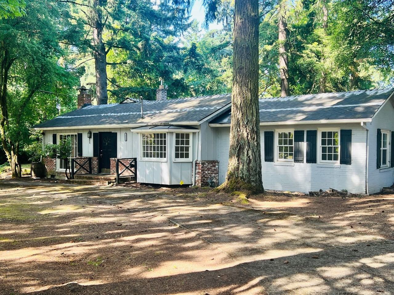 16064 Lake Forest Blvd - Photo 2 of 35