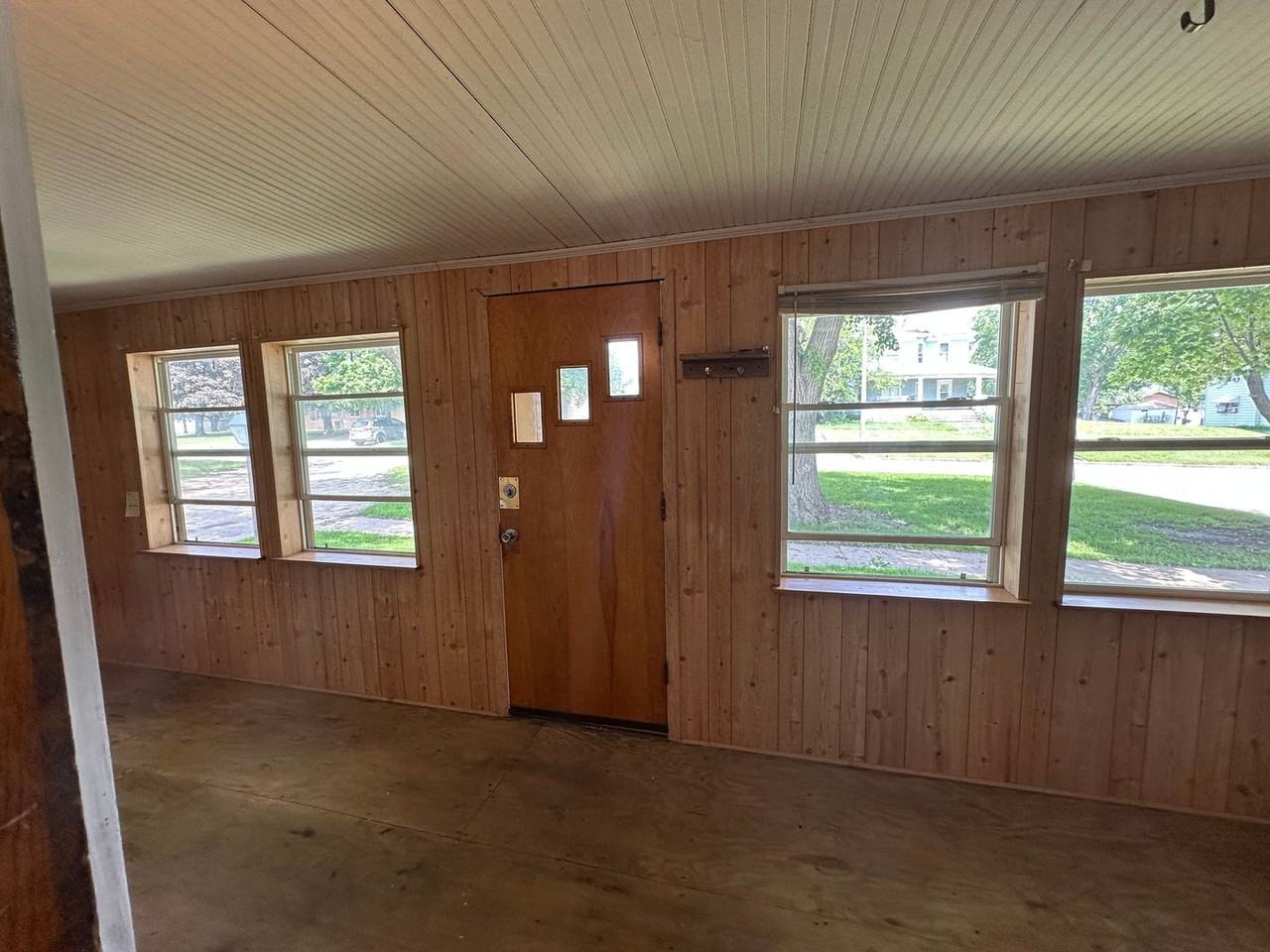 125 Main St - Photo 2 of 10