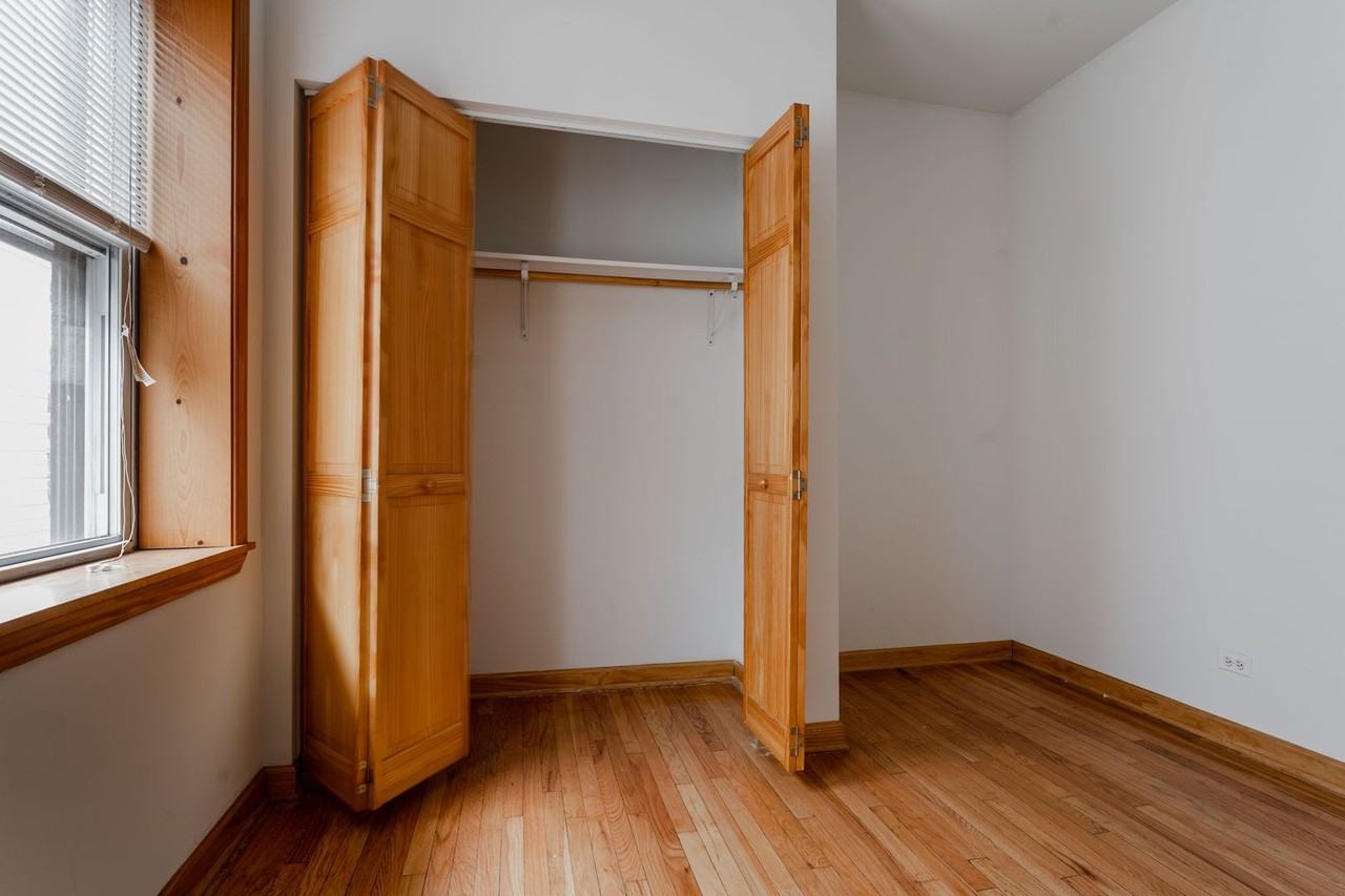 2620 W Gunnison St #3 - Photo 7 of 14