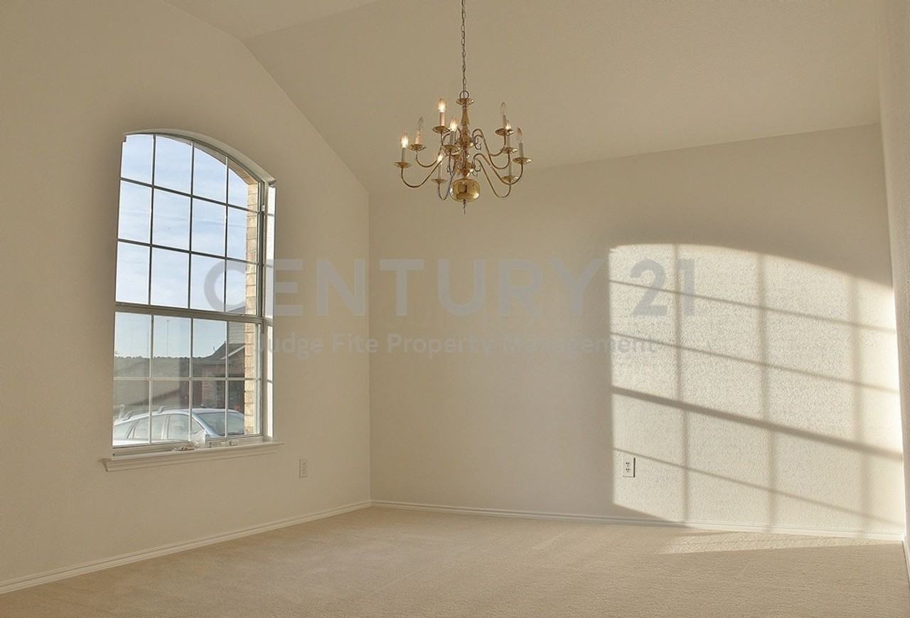6333 Pool View Dr - Photo 2 of 11