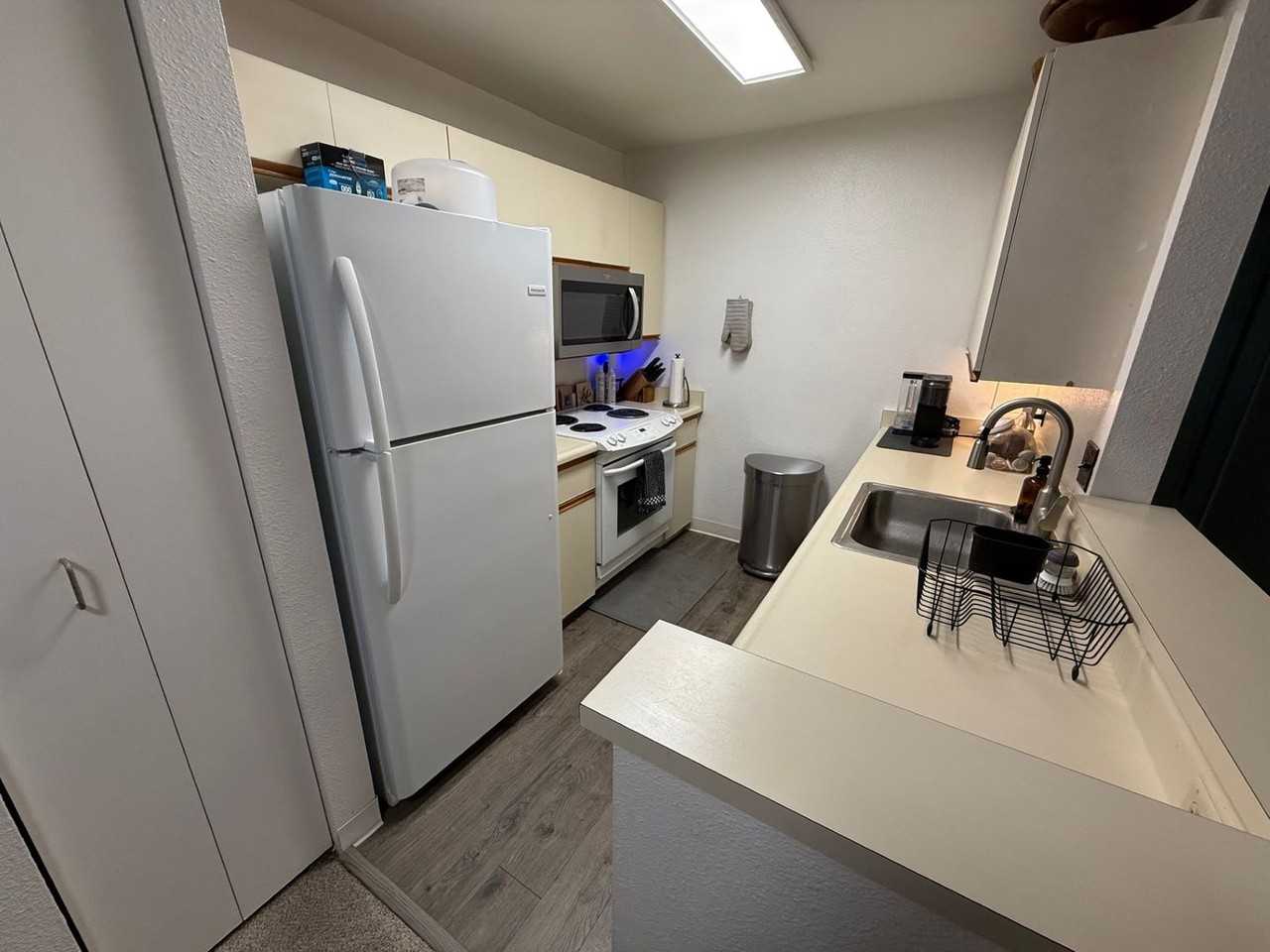 140 Uwapo Rd #28-202 - Photo 3 of 10