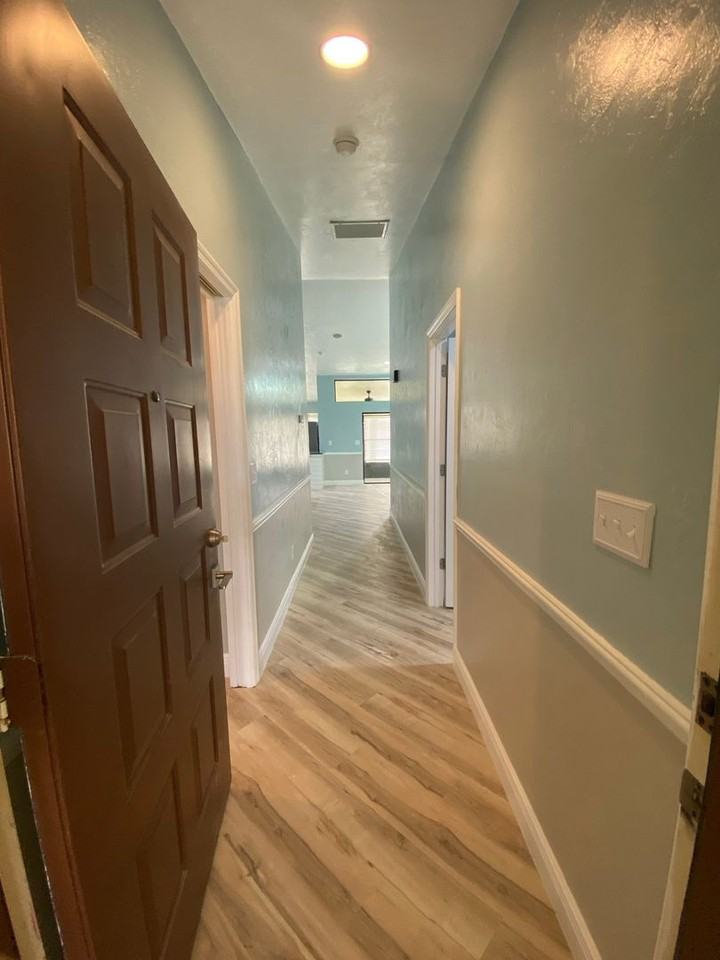 10798 Regent Cir - Photo 3 of 22