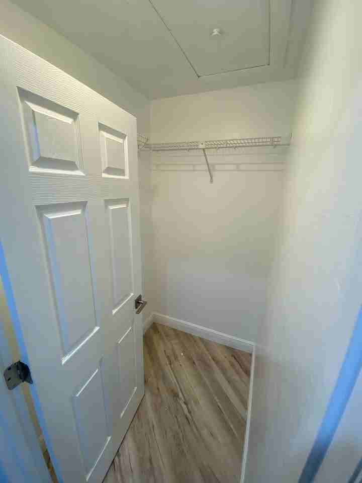 10798 Regent Cir - Photo 7 of 22