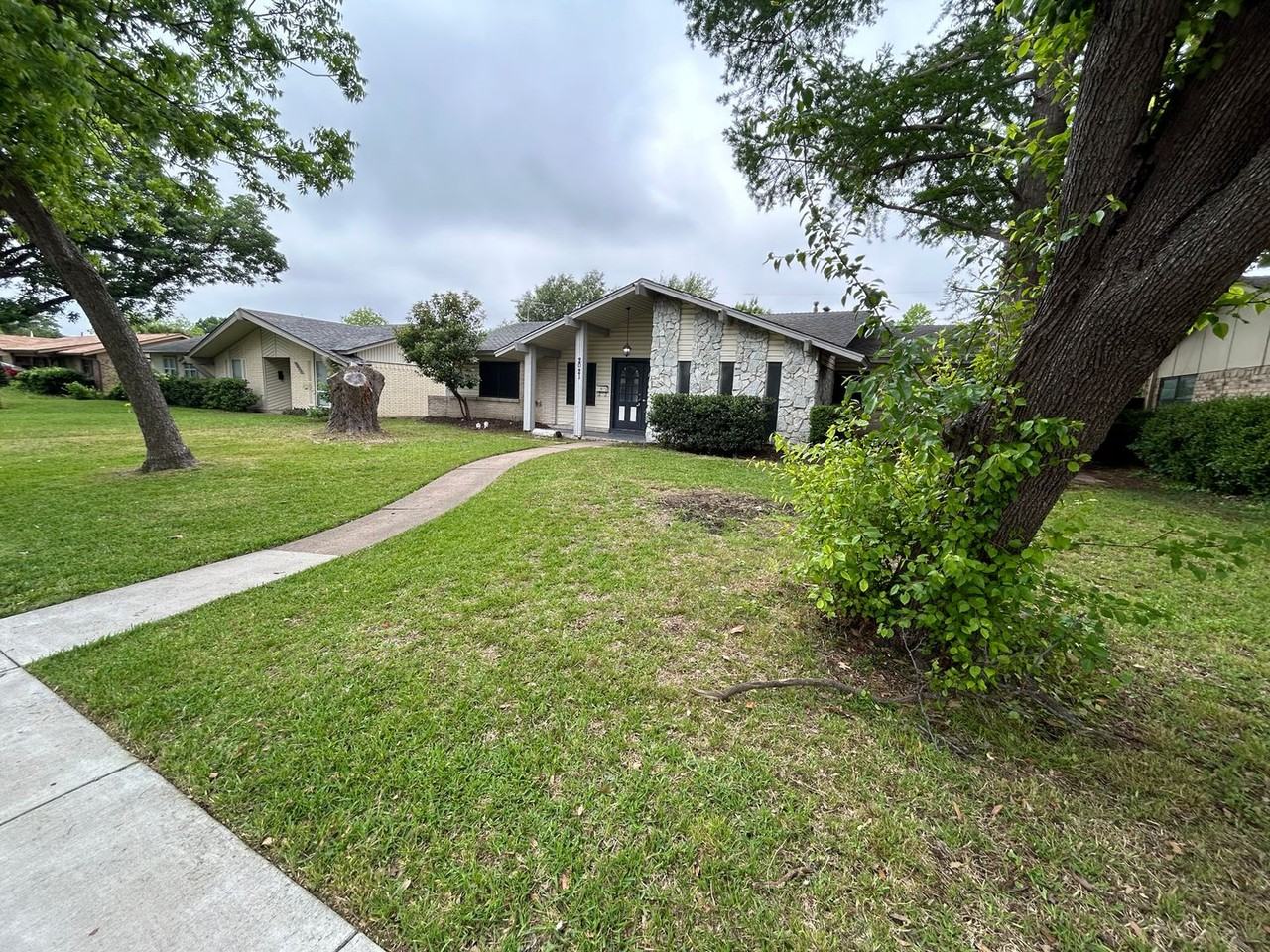 2021 Aloha Dr - Photo 3 of 24