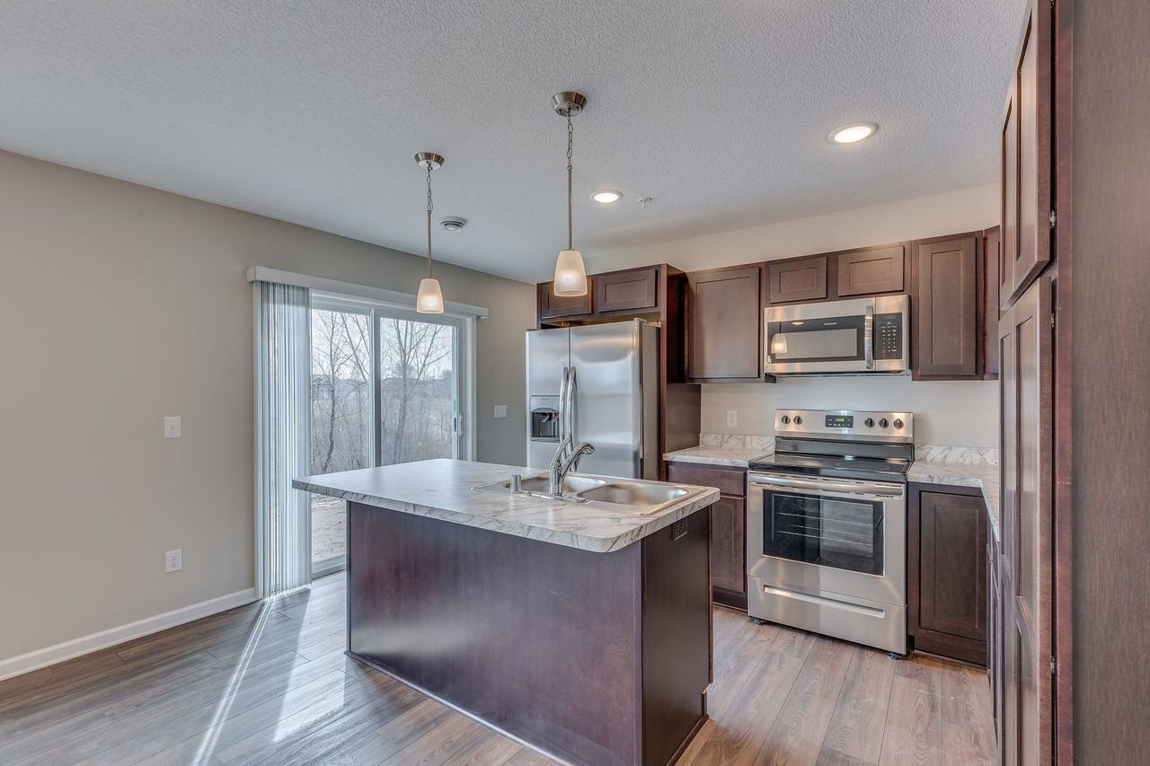 591 William St - Photo 2 of 25