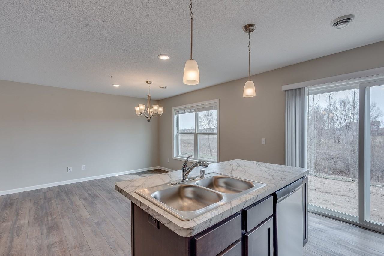 591 William St - Photo 5 of 25