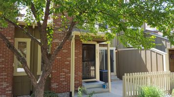 featured image of 6829 Los Reyes Cir