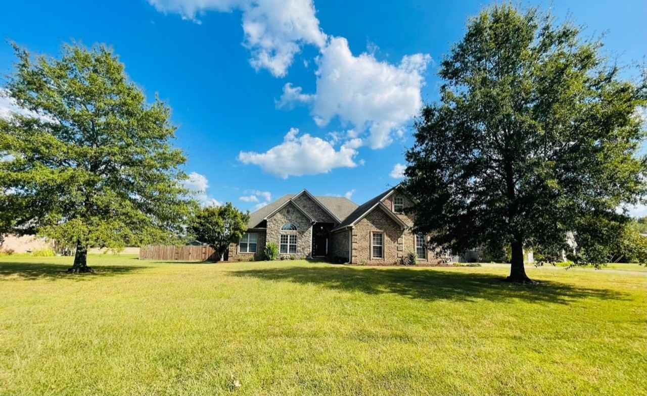 26 Spencer Dr - Photo 2 of 22