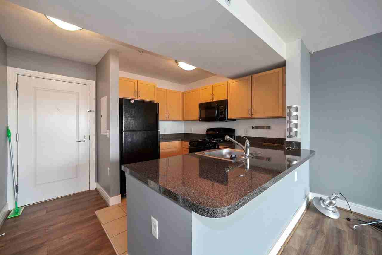 800 4th St Sw #N614 - Photo 2 of 20