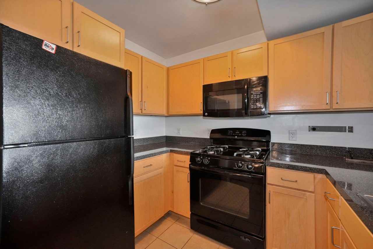 800 4th St Sw #N614 - Photo 3 of 20