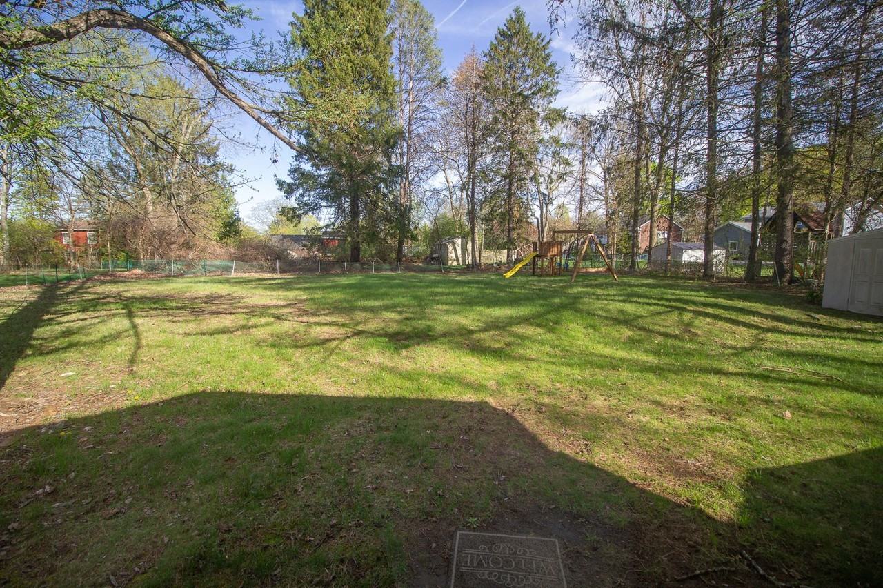 934 Mohegan Rd - Photo 4 of 18