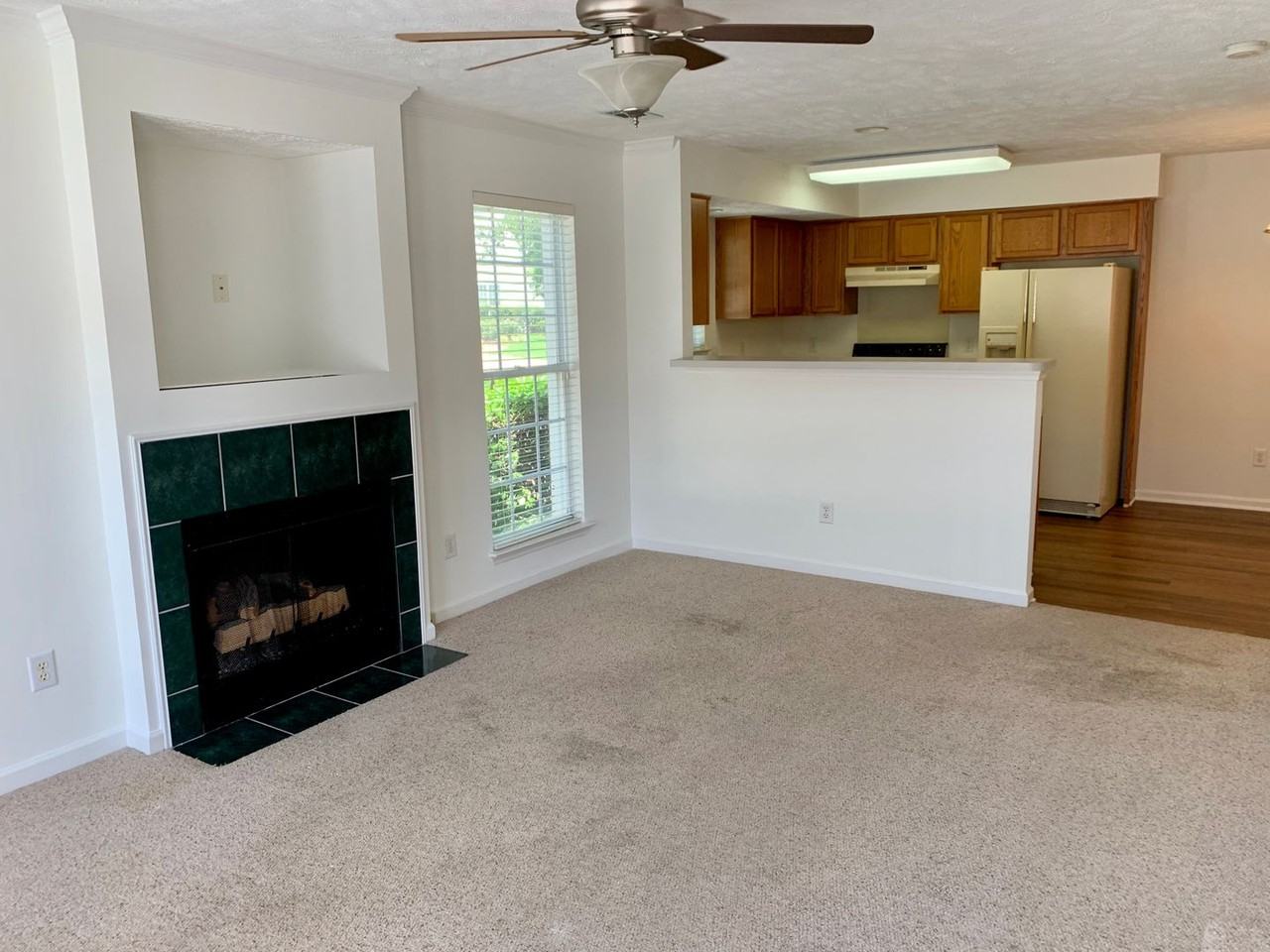 400 Bembridge Ln - Photo 4 of 18
