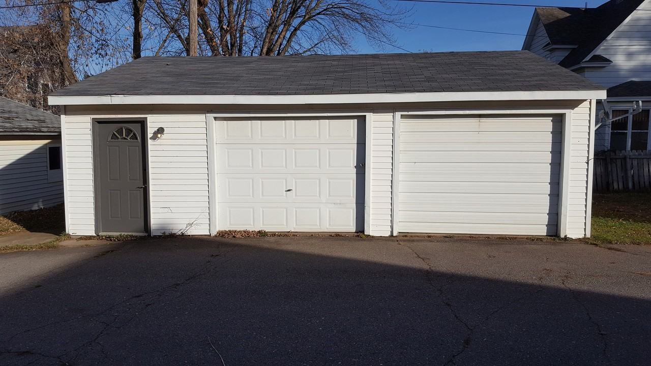 715 S 3rd Ave - Photo 2 of 16