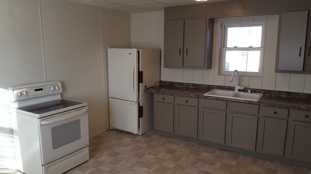 715 S 3rd Ave - Photo 3 of 16