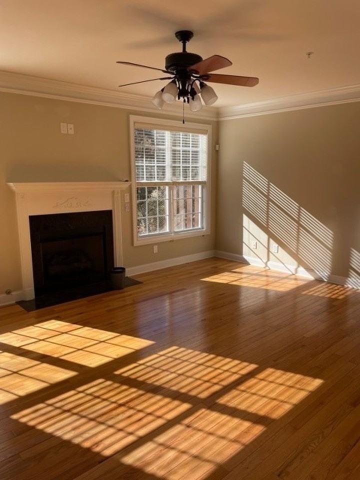 607 Lexington Vlg - Photo 3 of 15