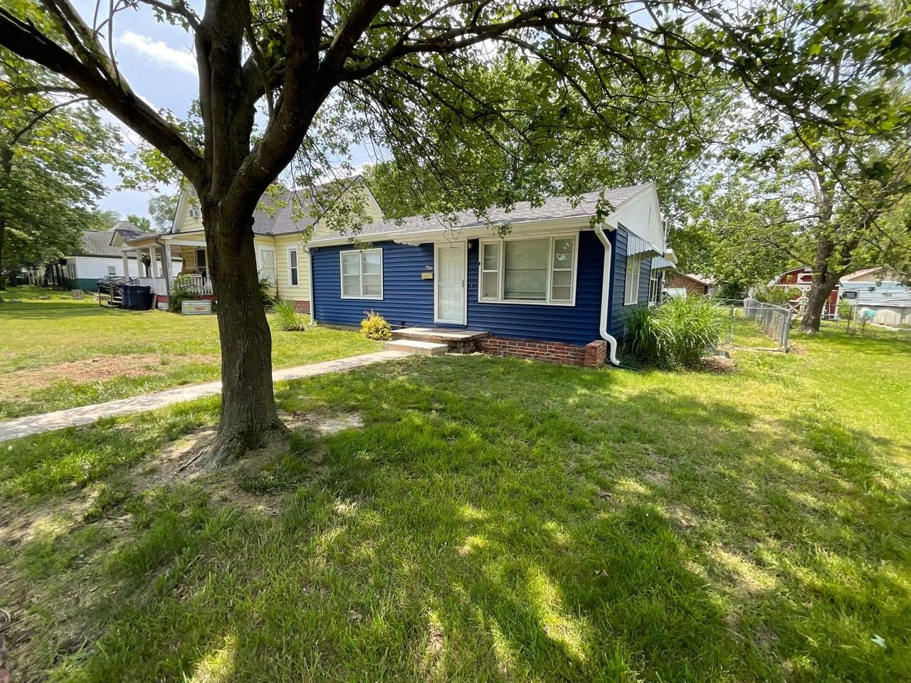 706 N Pennsylvania St - Photo 2 of 16