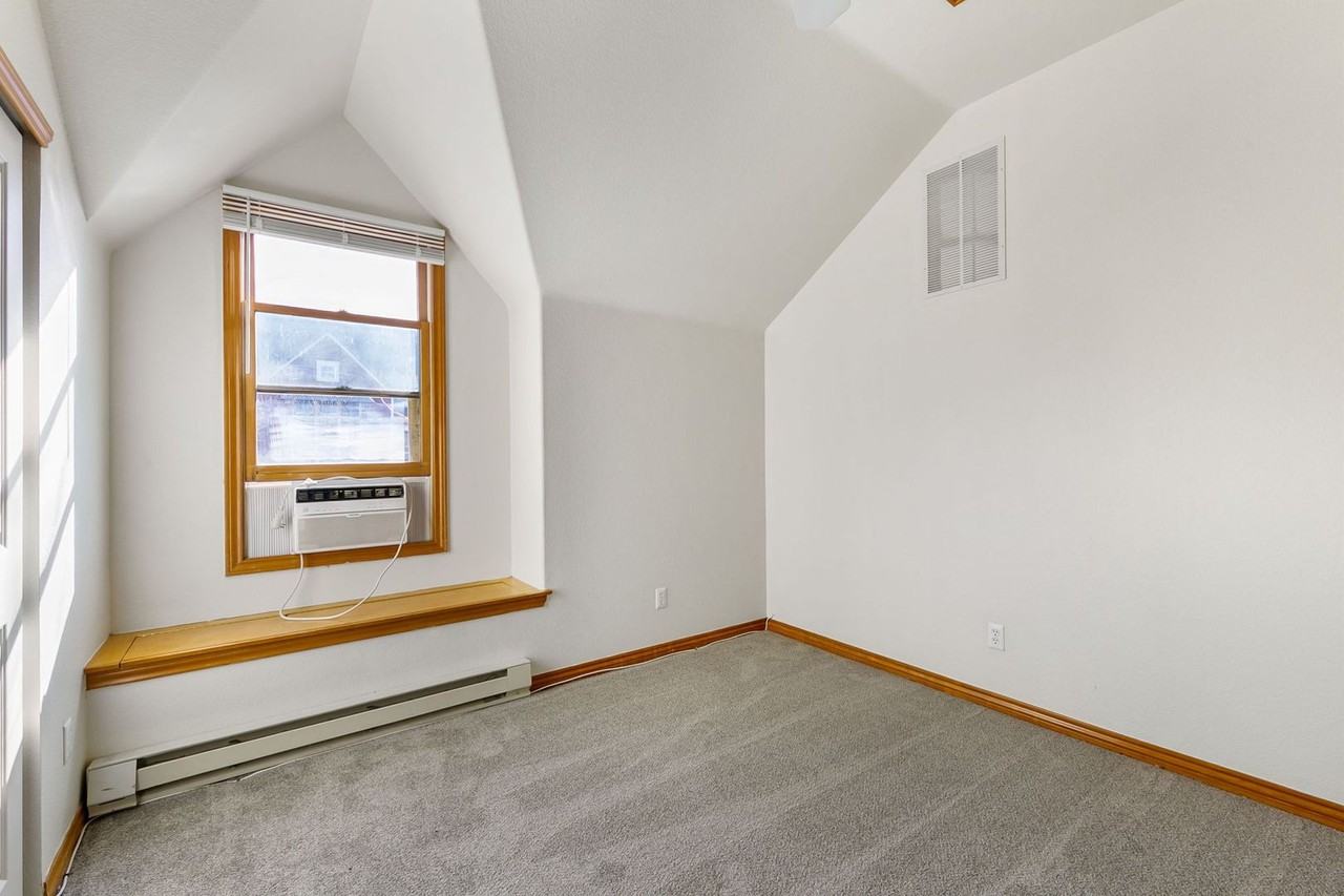 415 Mason Ct - Photo 7 of 11