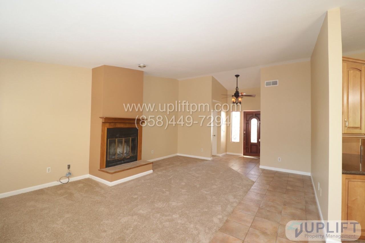 23852 Humiston Way - Photo 3 of 21