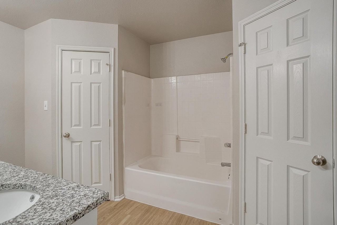 2616 Castle Pines Dr - Photo 7 of 12