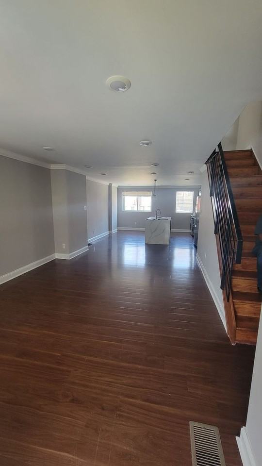 7011 Stenton Ave - Photo 3 of 12
