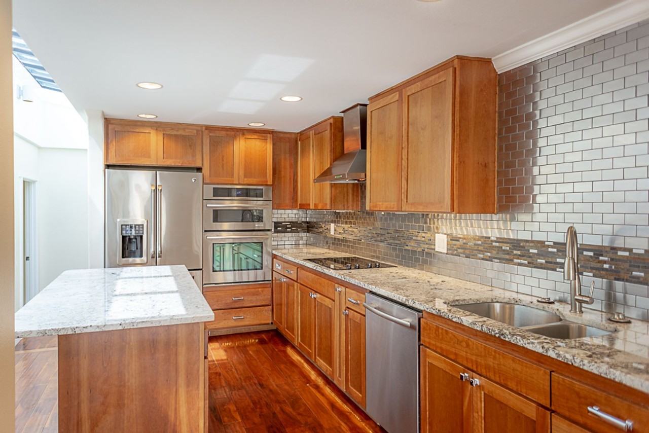 2111 Westlake Ave N #401 - Photo 6 of 17