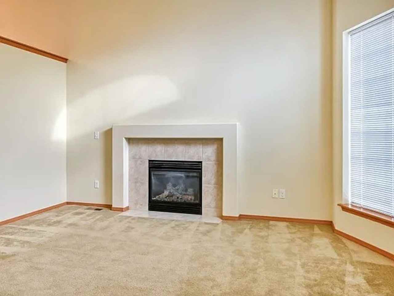 10628 57th Dr Ne - Photo 3 of 11