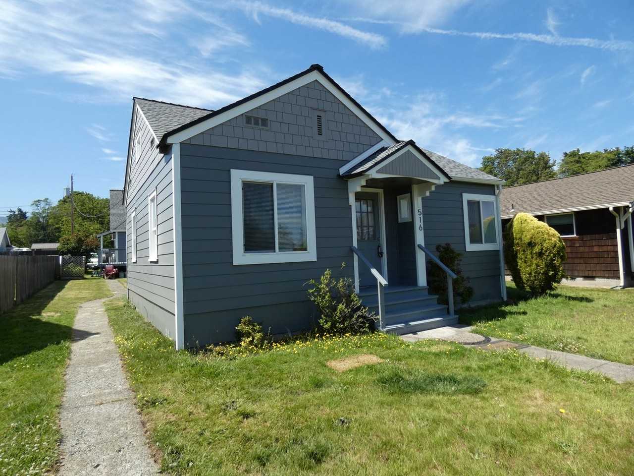 516 E 3rd St - Photo 2 of 15