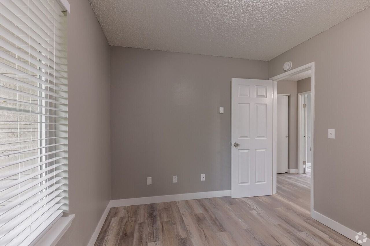 249-Nola Place Apartments - Photo 6 of 27