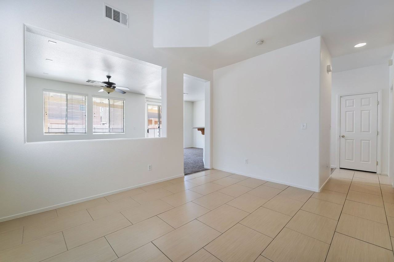 4935 Gingerlyn St - Photo 3 of 24