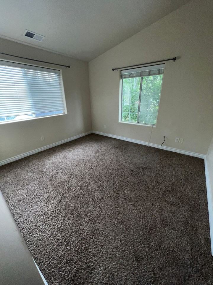597 W Faiths Way - Photo 5 of 10