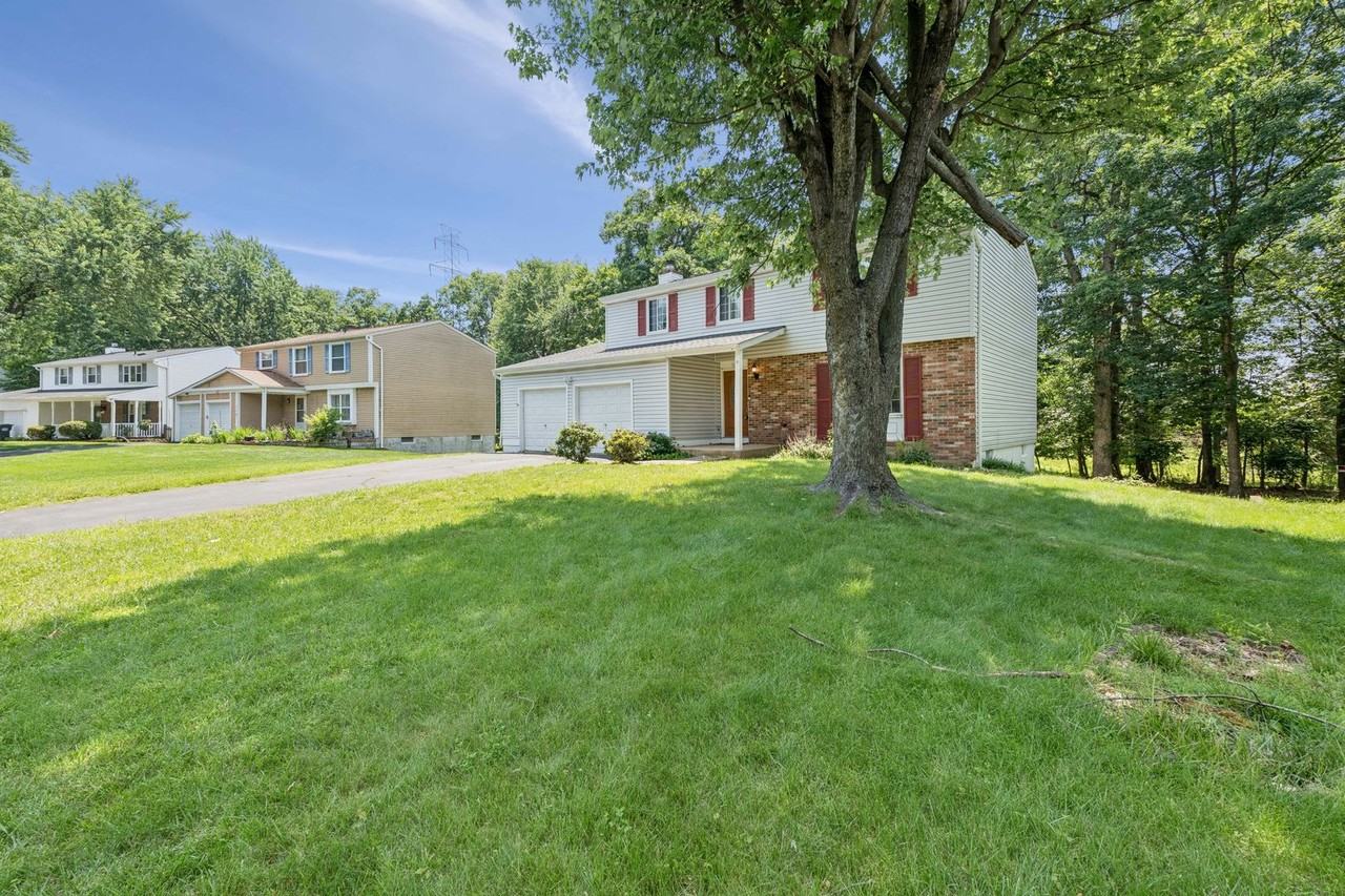 115 115 S Dickenson Avenue4 - Photo 3 of 40