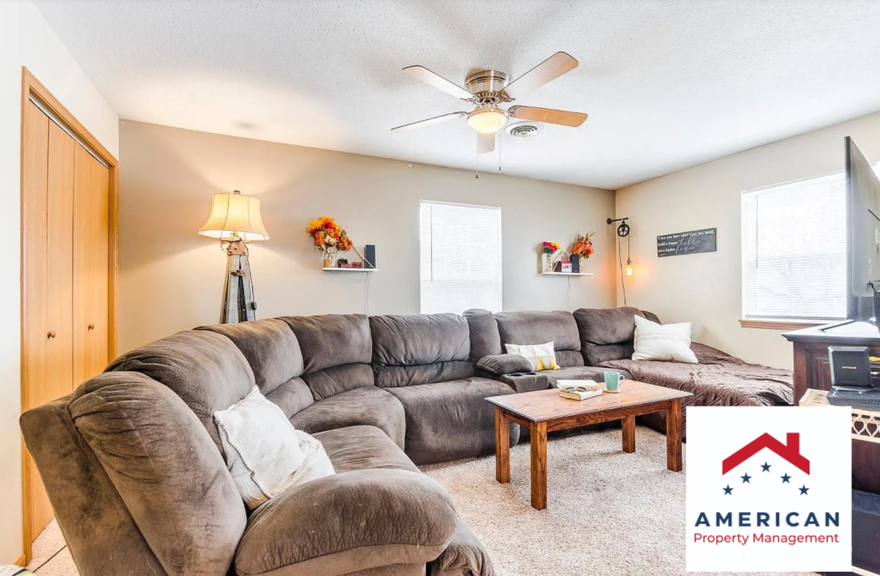 410 S 15th St - Photo 2 of 13
