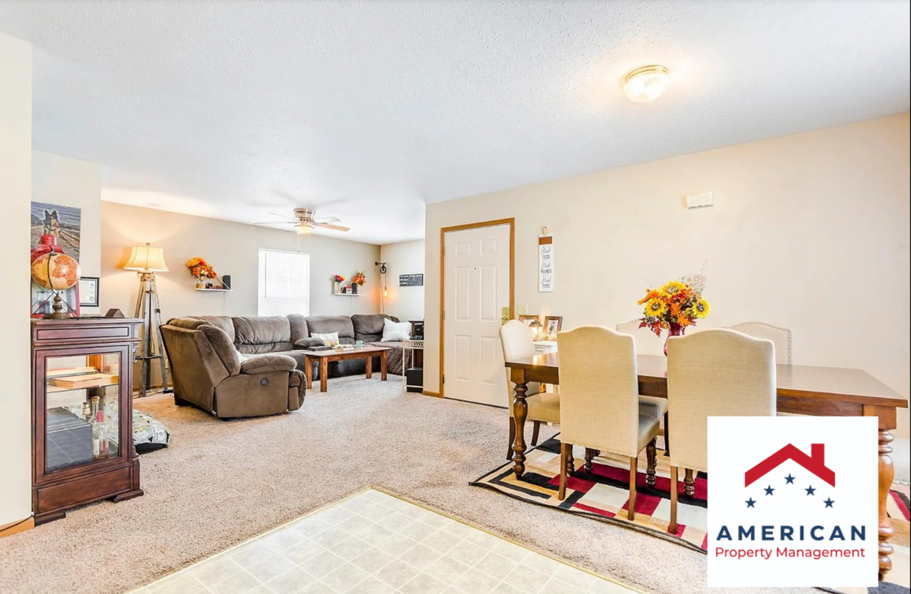 410 S 15th St - Photo 4 of 13