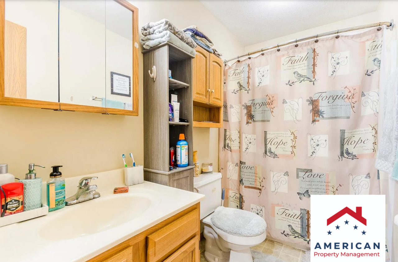410 S 15th St - Photo 6 of 13