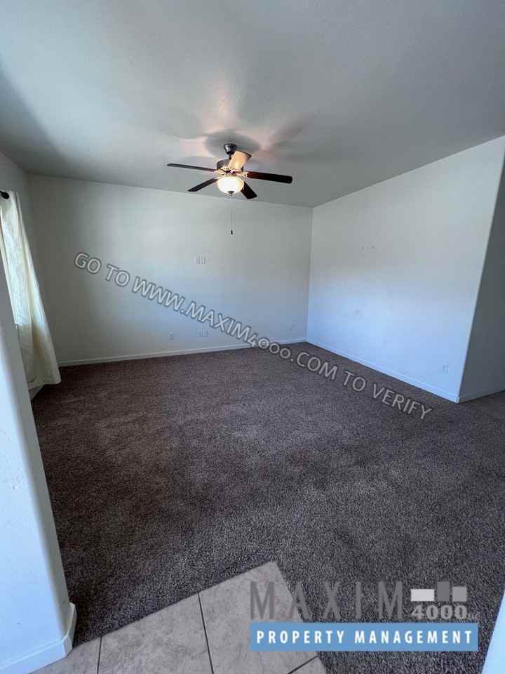 389 White River Dr - Photo 2 of 19