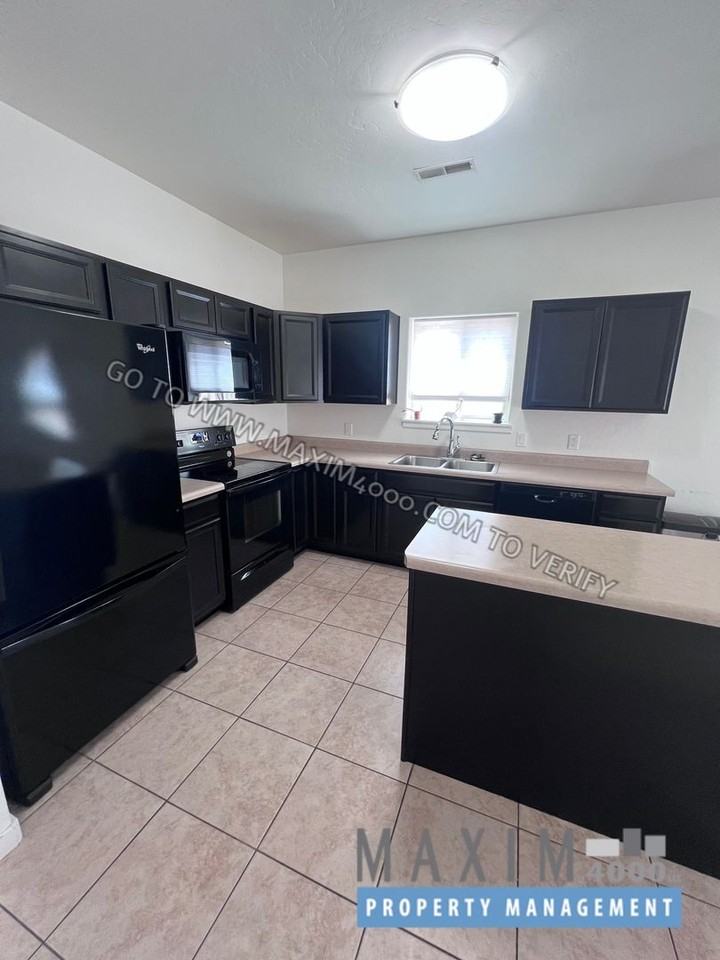 389 White River Dr - Photo 4 of 19