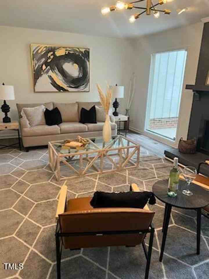 214 Kelso Ct - Photo 2 of 13