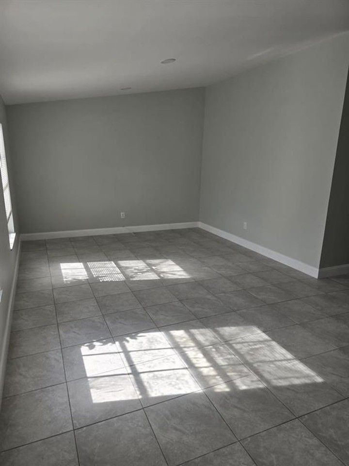 7919 Burlwood Ln - Photo 3 of 11