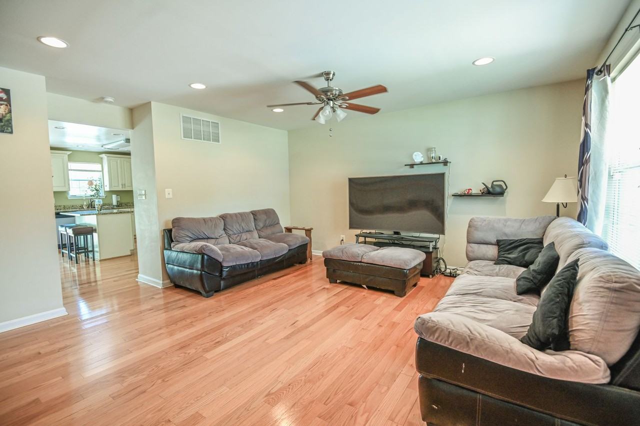 306 4th Ave - Photo 3 of 23